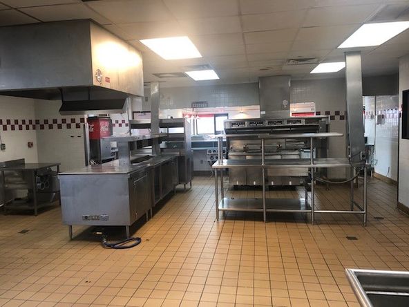 1503 Woodlawn Rd, Lincoln, IL 62656